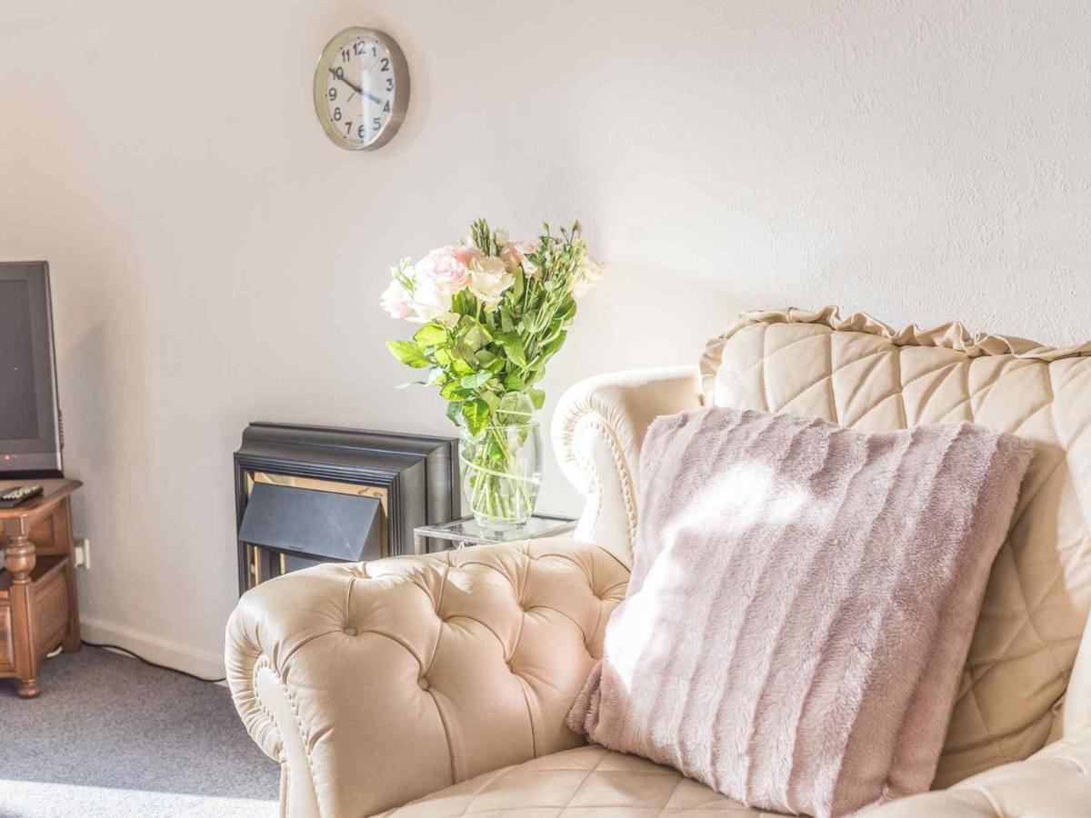 Pass The Keys Comfortable 3 Bed In Central Bowness With Parking Windermere Exteriör bild