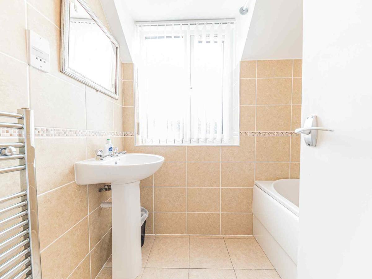 Pass The Keys Comfortable 3 Bed In Central Bowness With Parking Windermere Exteriör bild